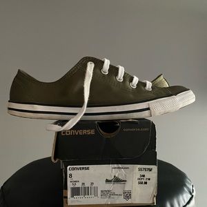 Converse Womens size 8